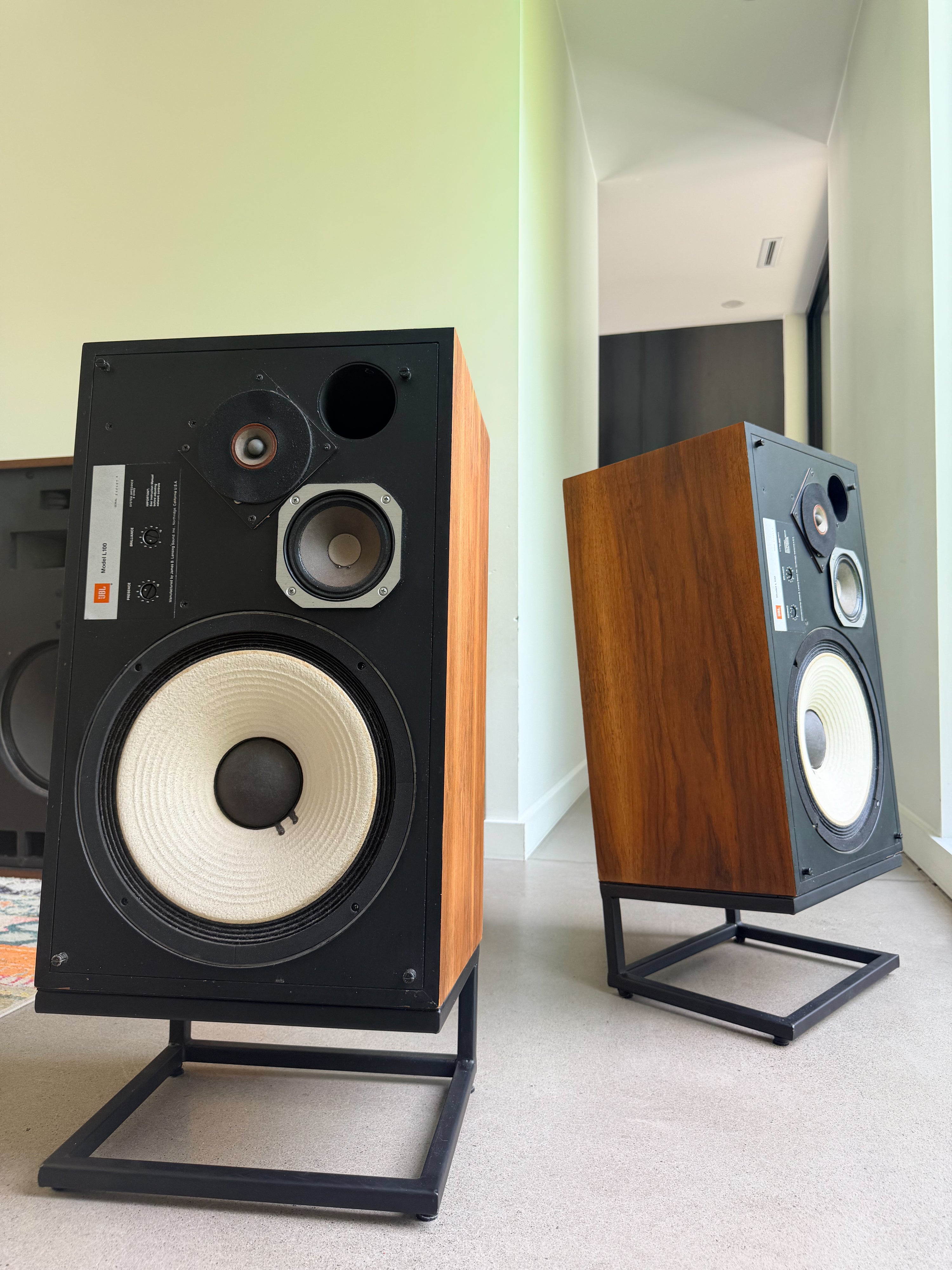 JBL L100 _Floorstanding speakers