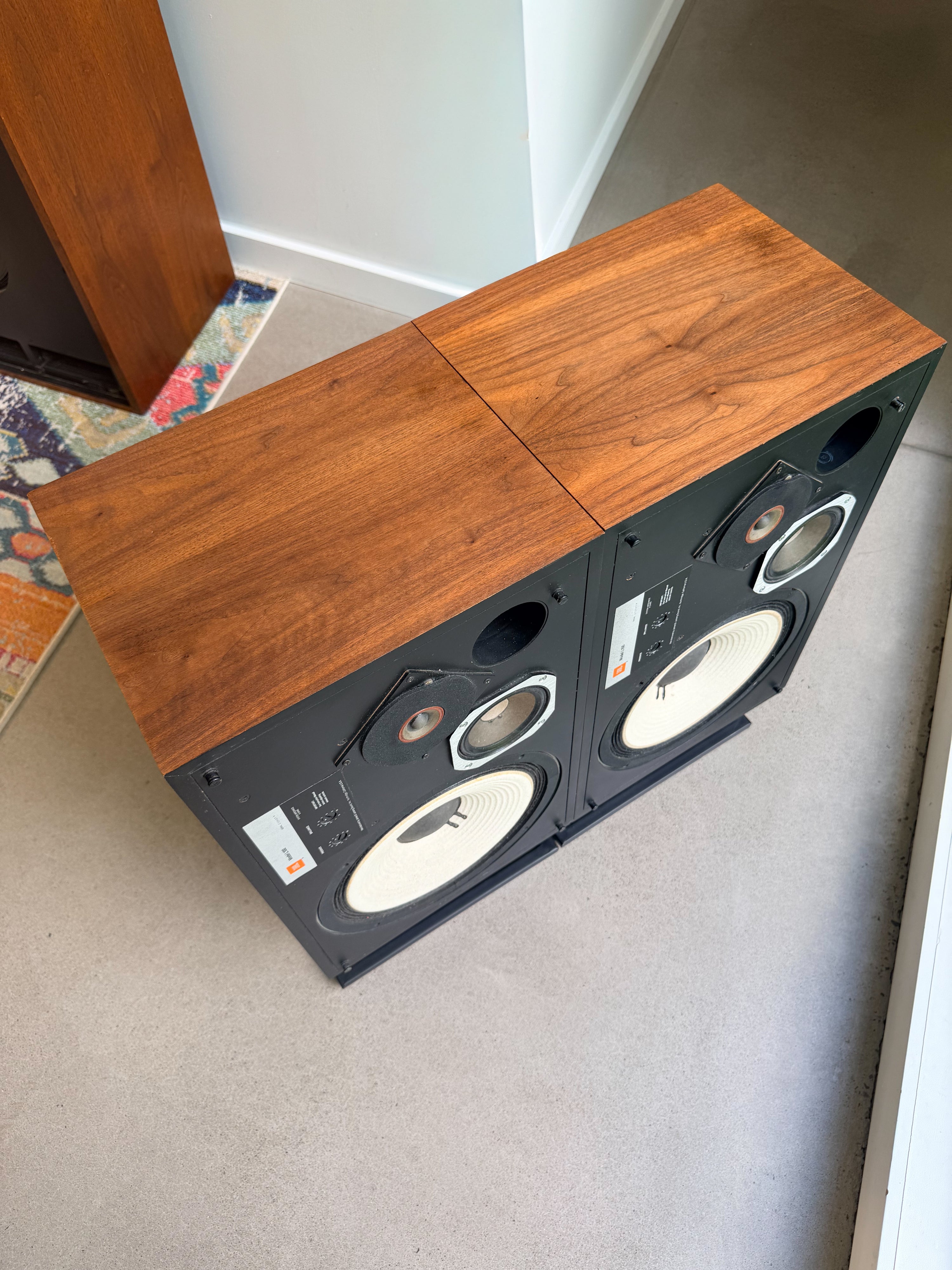 JBL L100 _Floorstanding speakers