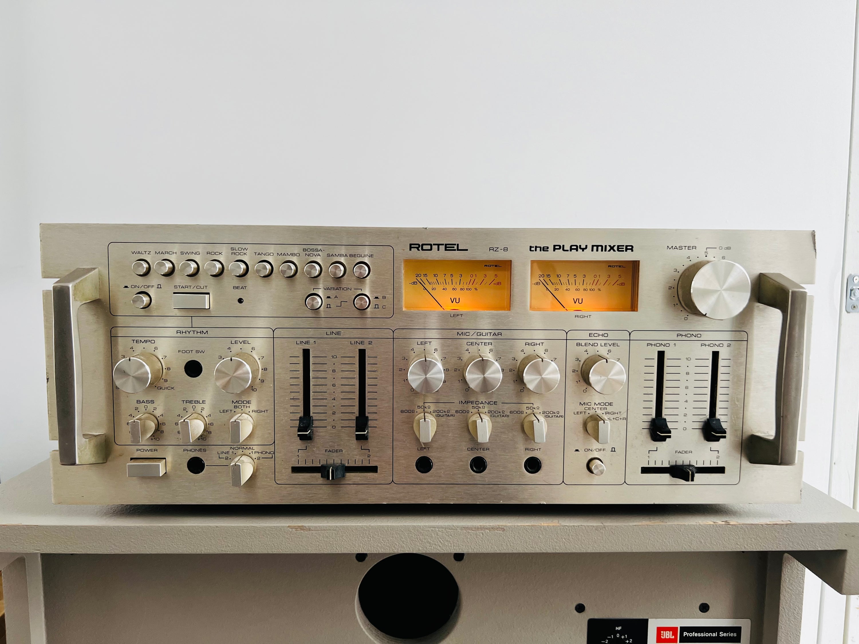 Rotel RZ-8 _Mixer/Préamplificateur