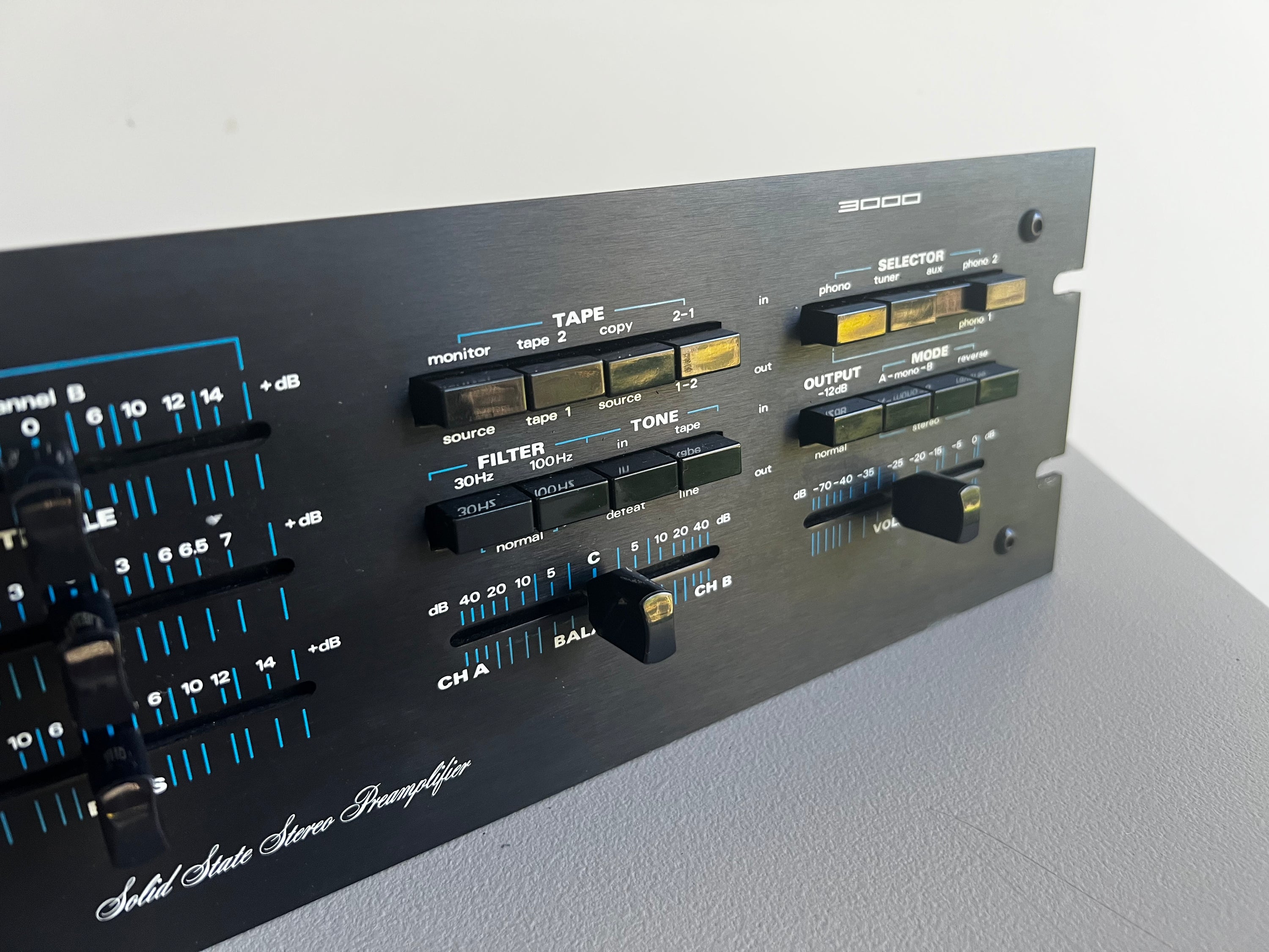 SAE 3000 _Préamplificateur