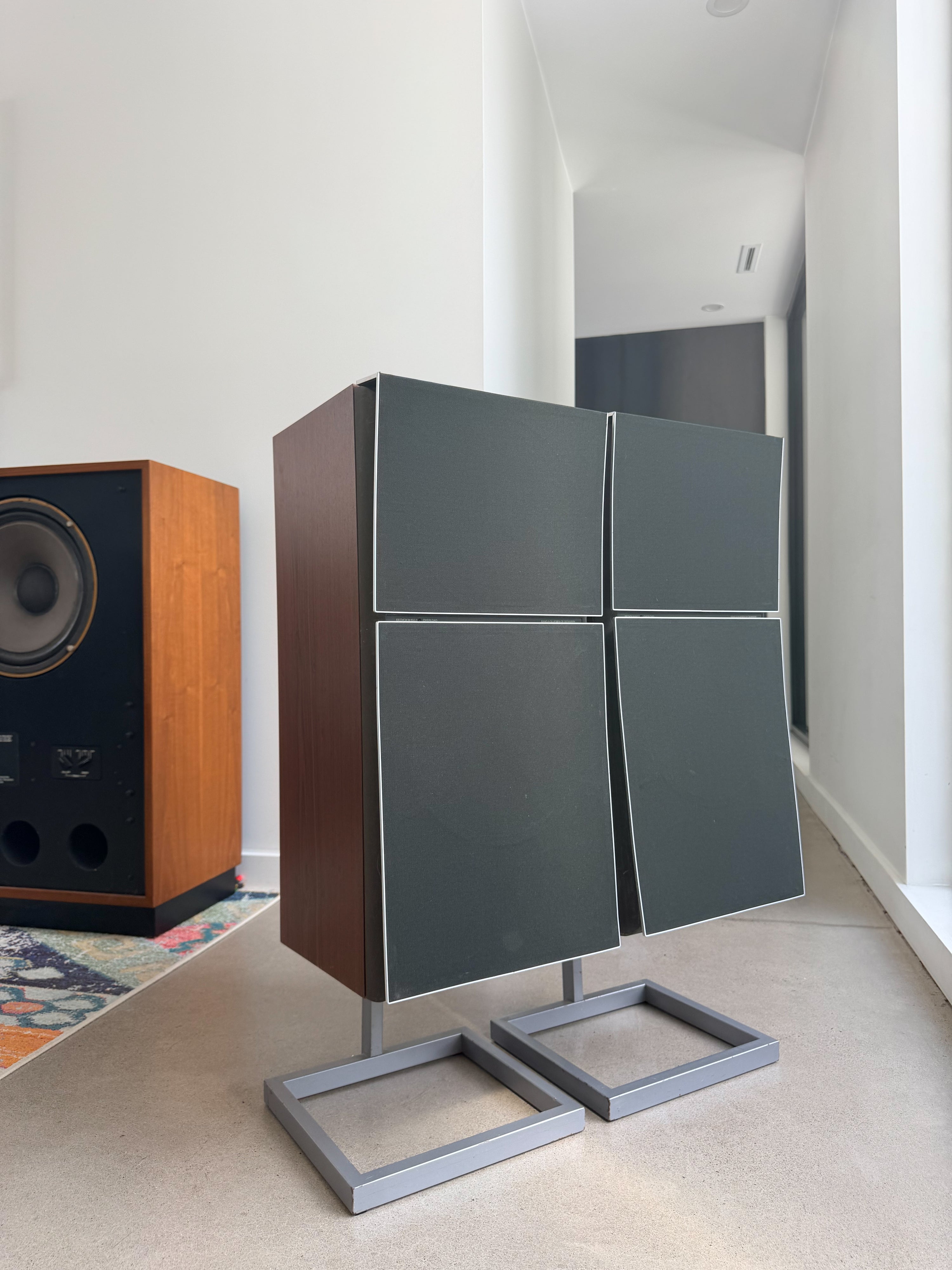 Bang & Olufsen Beovox M150.2 _Floorstanding speakers