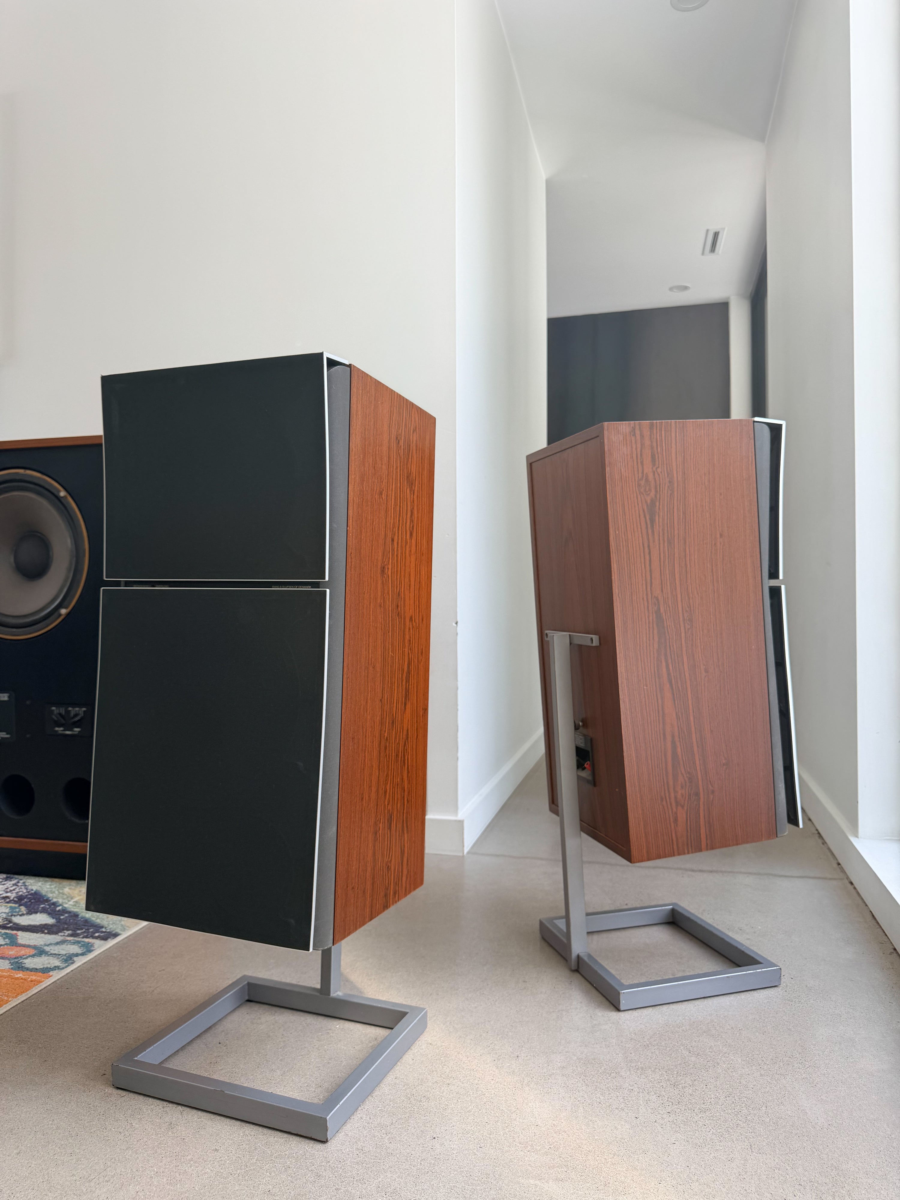 Bang & Olufsen Beovox M150.2 _Floorstanding speakers